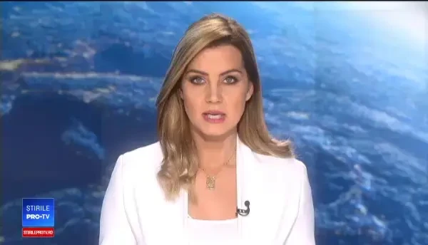 Bărbat filmat în timp ce incendia locuința vecinului cu un Molotov. Victima era acasă