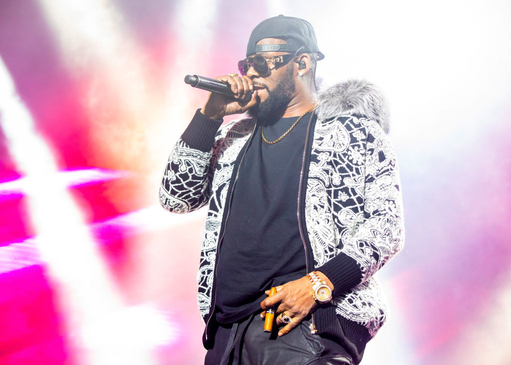 Sony a pus capăt colaborării cu R. Kelly, acuzat de mai multe femei de agresiune sexuală