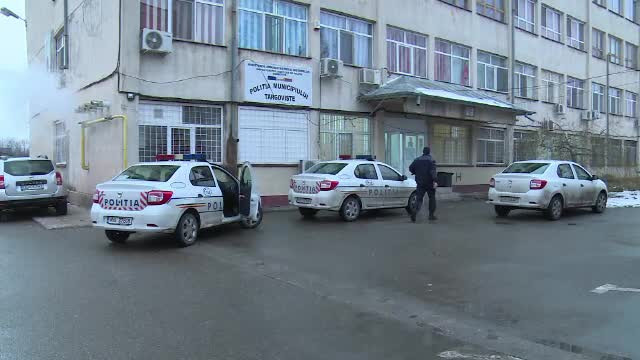 Femeie tâlhărită în propria casă de 4 indivizi cu cagule, care au legat-o și au lovit-o