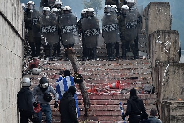 grecia, lupta, strada, proteste, batai, atena, macedonia,