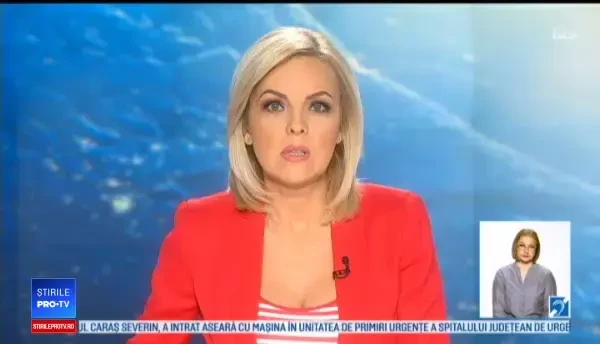 Doi tineri au fost la un pas de moarte, după ce mașina în care se aflau a lovit un copac