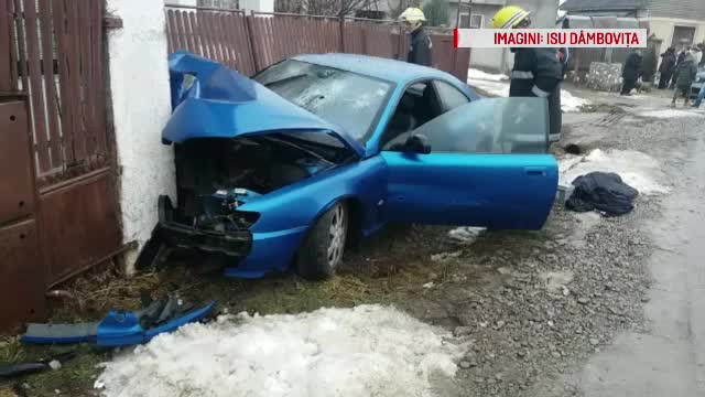 Fără să aibă permis de conducere, s-a urcat la volan, cu 2 pasageri în mașină