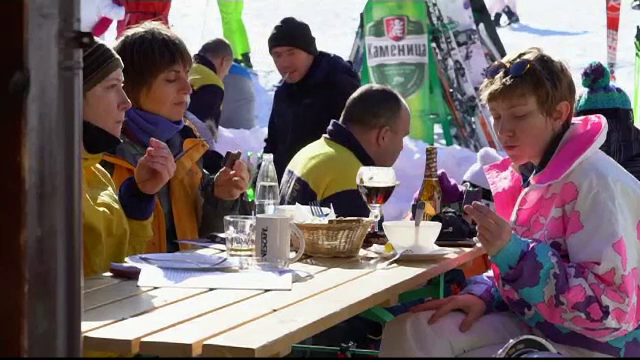 Folosirea vaselor din plastic, interzisă într-o stațiune de schi populară în Bulgaria