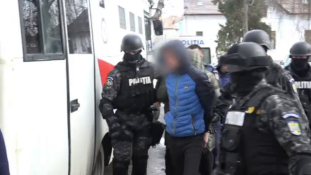 Cei trei suspecţi în cazul crimei de la Mediaş, în fața magistraţilor. Ce au cerut