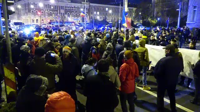 Proteste după OUG anunțată de Toader: ”Vor să ne aducă cu 30 de ani înapoi în comunism”