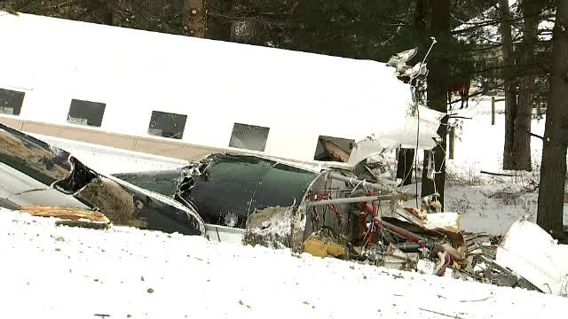 Un avion cu 6 oameni la bord s-a prăbușit în Ohio. Doi au murit