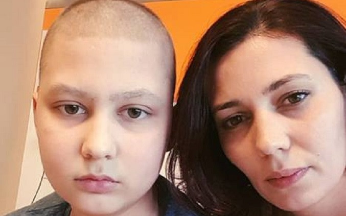 La 13 ani, se luptă cu leucemia. Cum puteți dona pentru el, inclusiv prin SMS