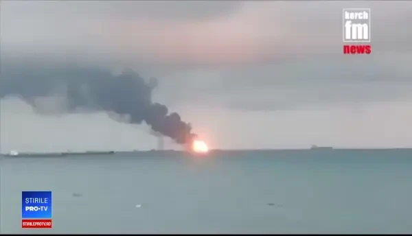 Tragedie în Marea Neagră. 14 morți și 5 dispăruți după ce două vapoare au luat foc