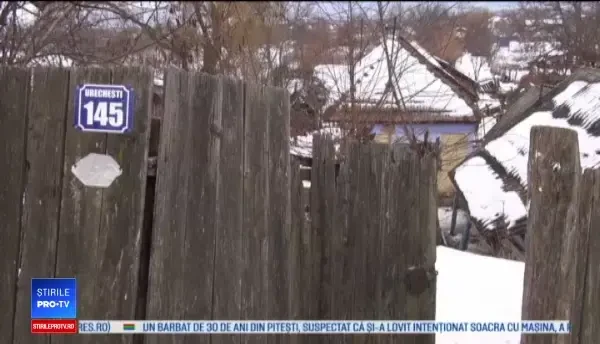 Mamă și fiu, găsiți morți în casă, cu răni pe corp. Ce suspectează vecinii