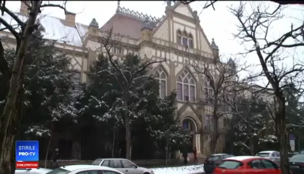 Elevii, îndemnați de profesori să ”se spele bine pe mâini”. Doar că în școli n-au săpun