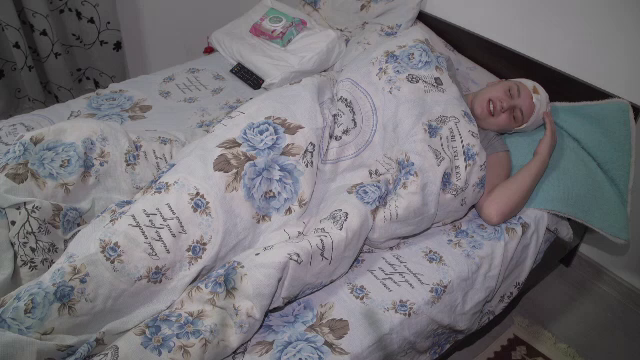 Tânăra care a căzut dintr-un autobuz, imobilizată la pat. Primele mărturii