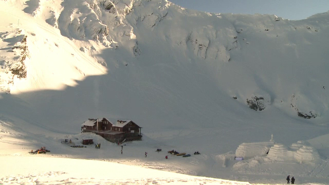 De ce ignoră schiorii români riscurile majore de avalanșe: ”Vrem doză de adrenalină”