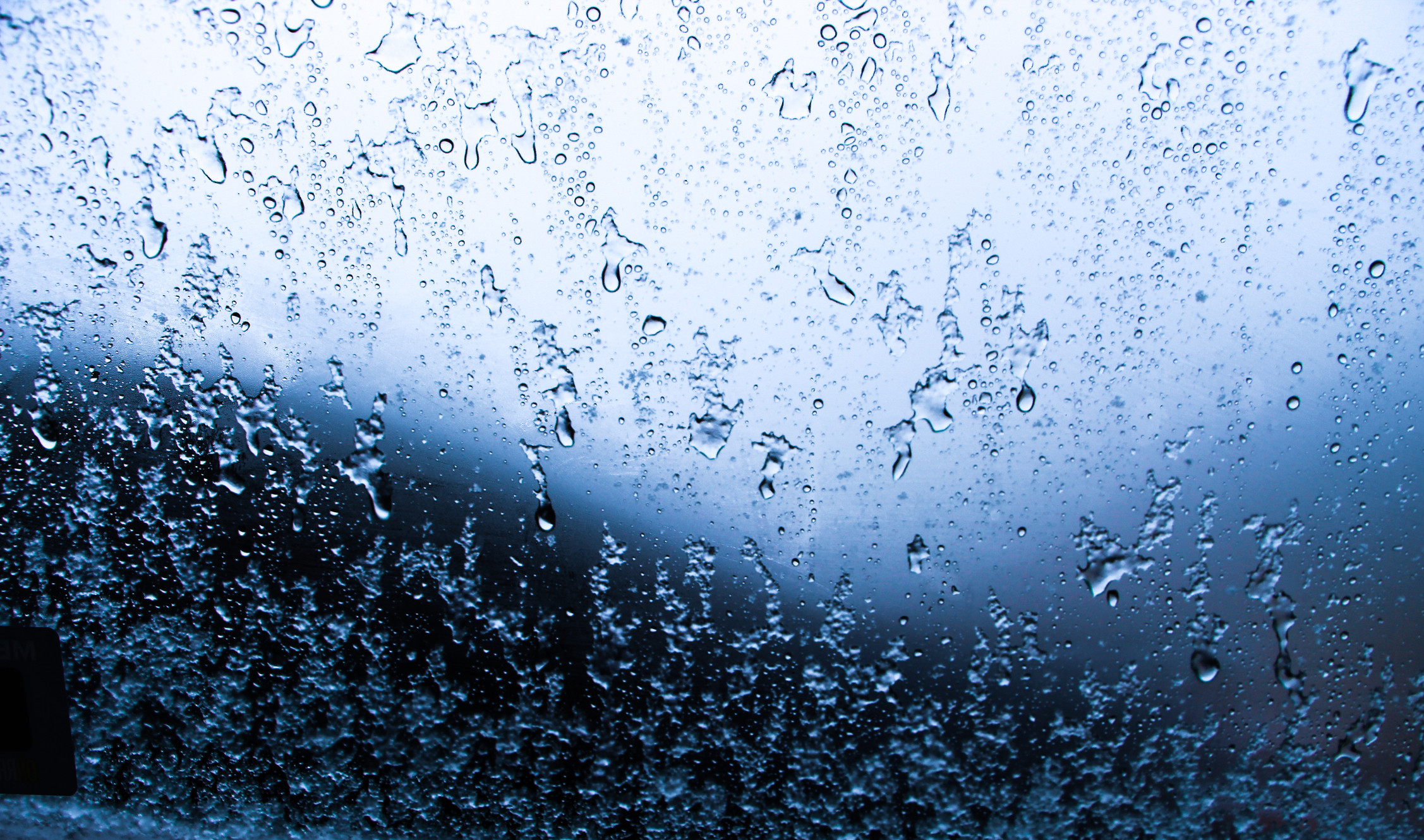 Fenomenul care a pus stăpânire pe Capitală, în această dimineaţă. Sunt probleme în trafic