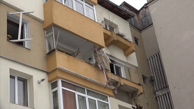 Bărbat în stare gravă la spital, cu arsuri pe faţă şi pe mâini. Ce s-a întâmplat în casă