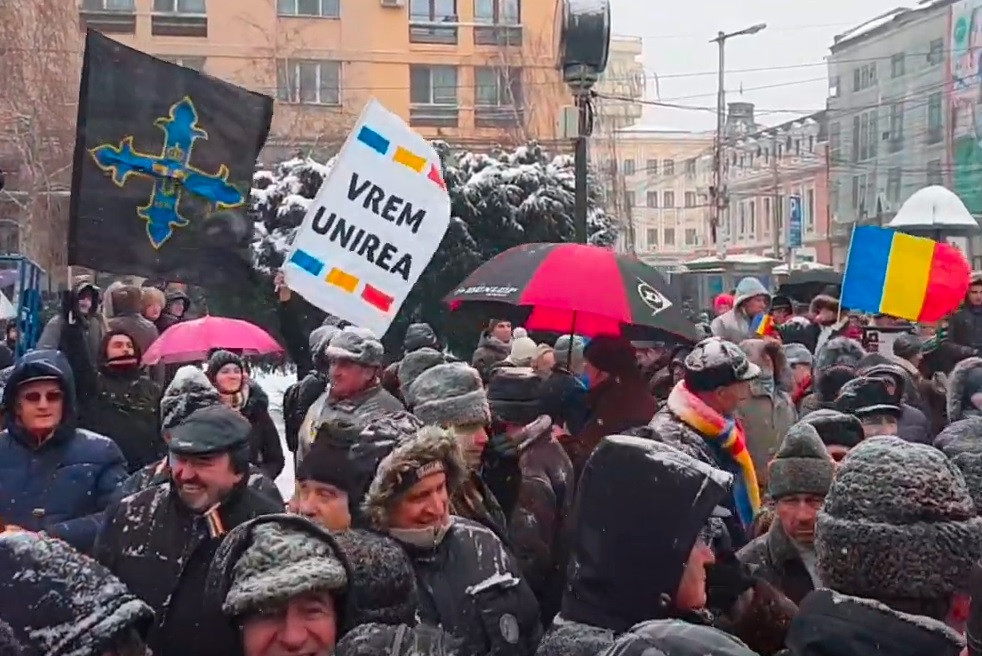 Liderii PSD din Iași, huiduiți în timpul manifestărilor de ziua Micii Uniri. VIDEO