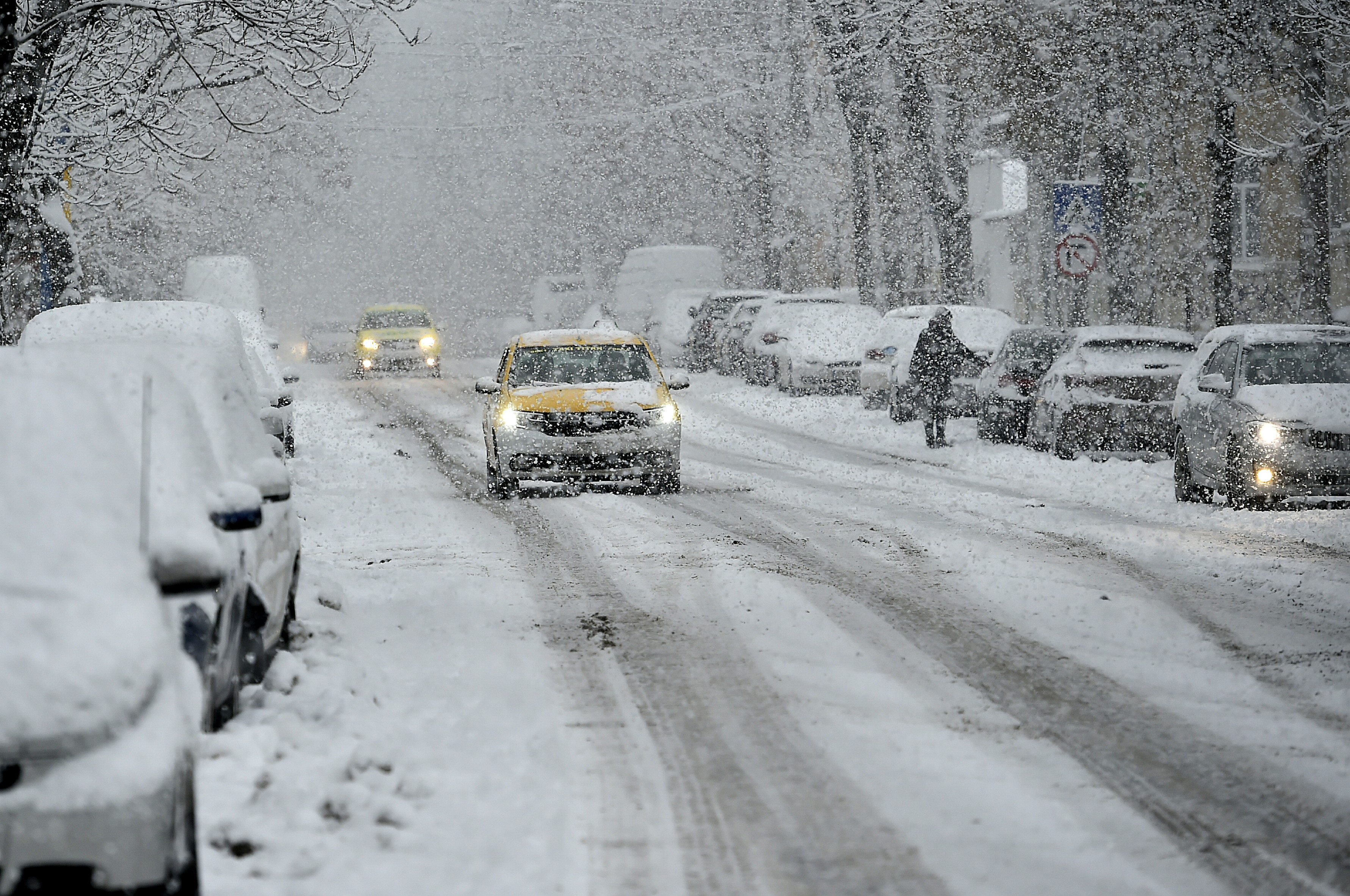 Avertizare meteo specială: va ninge în Bucureşti la noapte. Cât de frig va fi