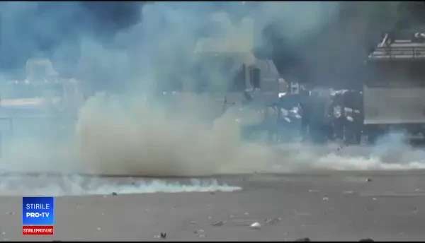 Proteste și haos în Venezuela: 14 morți. Rusia, China și Turcia, aliații lui Maduro