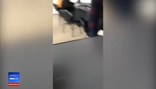 Cum a încercat un tânăr să fraudeze examenul auto. ”Păi de ce, domnule Mirea?”. VIDEO