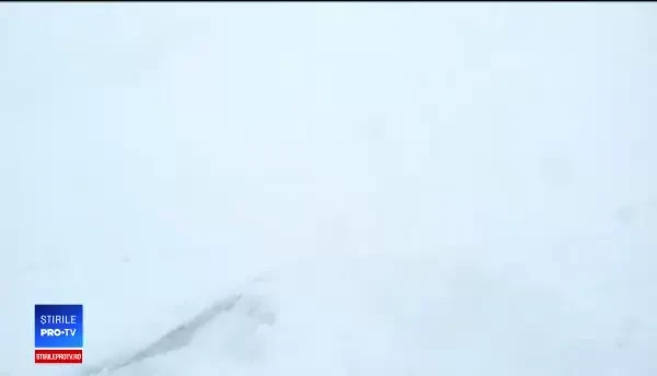 Vreme rea în România. Oameni blocați și case fără curent electric