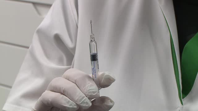 Bani de la UE pentru a creşte gradul de vaccinare. Camere frigorifice şi registru naţional