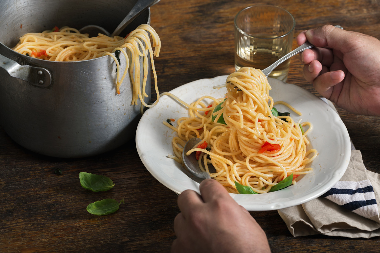 Un student a murit după ce a mâncat o porție de paste. Greșeala care i-a fost fatală