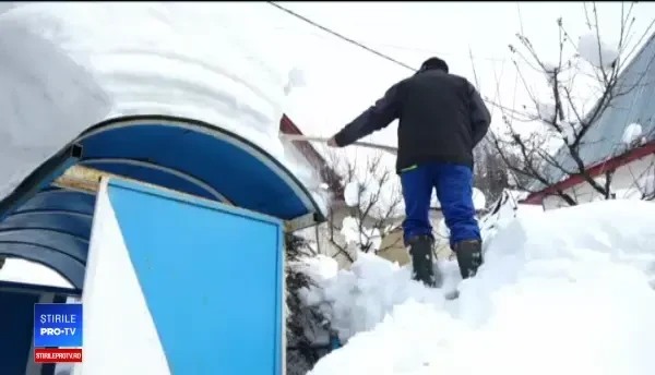 Troiene de 2 metri în Cavnic. Localnicii au început să-și construiască igluuri