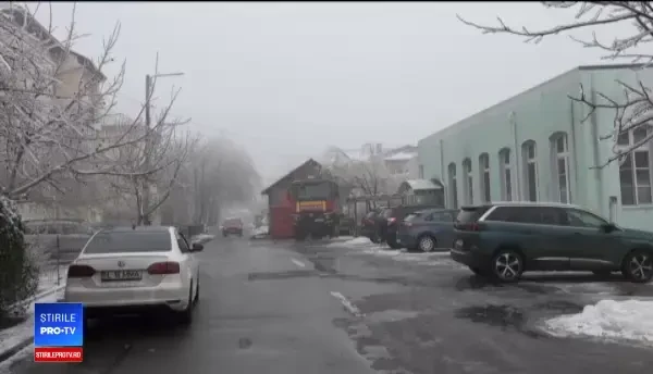 Localități lăsate pe întuneric de ploaia înghețată. Zona în care nu a fost curent 3 zile