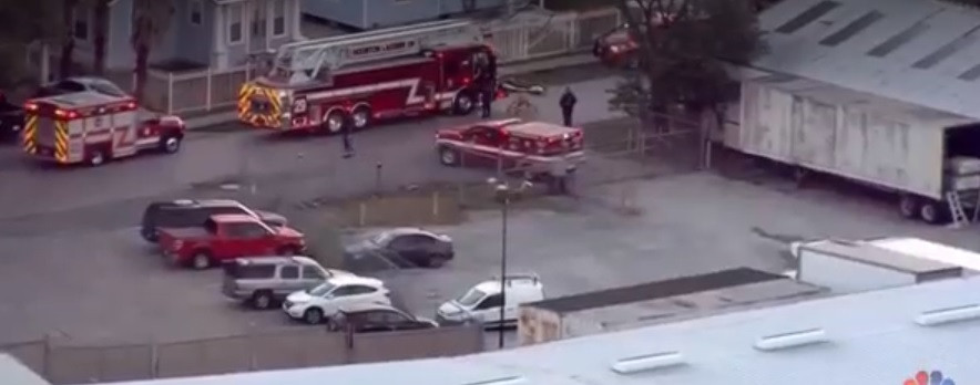 Patru poliţişti răniţi într-un incident cu focuri de armă. Suspecții au murit