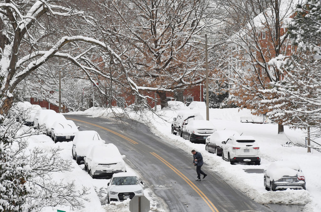 Se întoarce iarna. Zonele în care temperaturile scad şi sunt aşteptate ninsori