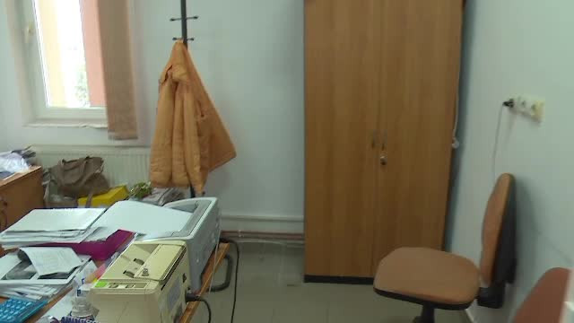 Hoții au furat seiful unei primării, în care se afla o avere. Au folosit o lopată