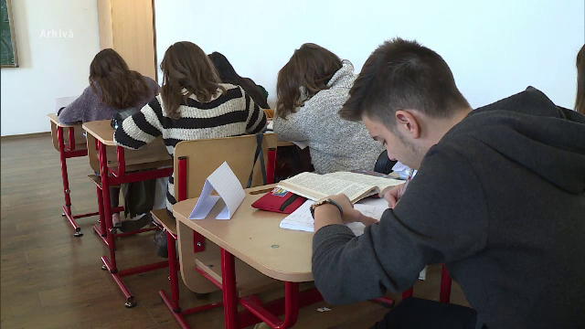Parlamentarii care vor să schimbe sistemul de notare. Ce cred despre elevii care chiulesc