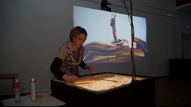 Competiție a artiștilor care își spun poveștile în nisip. „Atingi corzile sensibile”