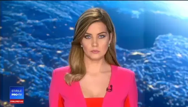 Tânărul care ar fi înjunghiat o profesoară, arestat preventiv. Ce a spus în fața instanței