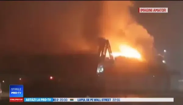 Scoala reabilitată din Iaşi, cuprinsă de flăcări în toiul nopţii. Ce spune primarul comunei