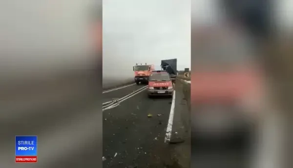 Accident grav în Caraș-Severin, după ce 3 TIR-uri s-au ciocnit. Sunt doi morți