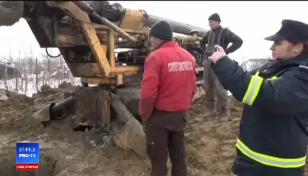 Muncitor îngropat la 14 metri adâncime, în timp ce săpa o fântână. Povestea unui martor