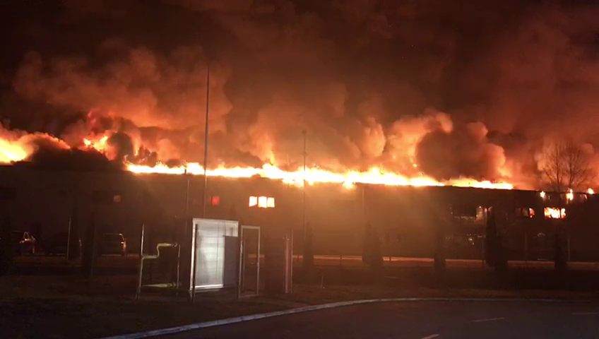 Incendiu la cea mai mare fabrică de condimente din România. Anunțul autorităților