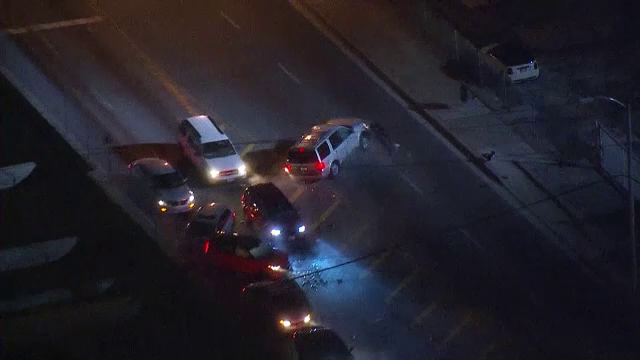 Urmărire încheiată violent la Los Angeles, filmată din elicopter