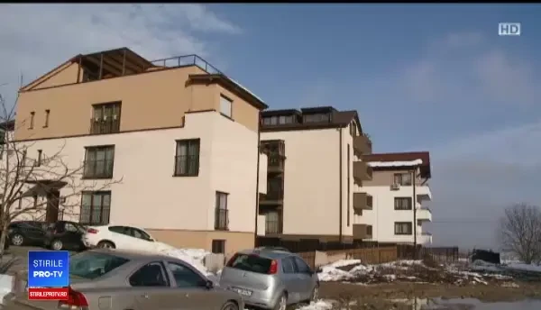 Cartiere rezidențiale scufundate în noroi. ”Nu se poate merge pe jos”