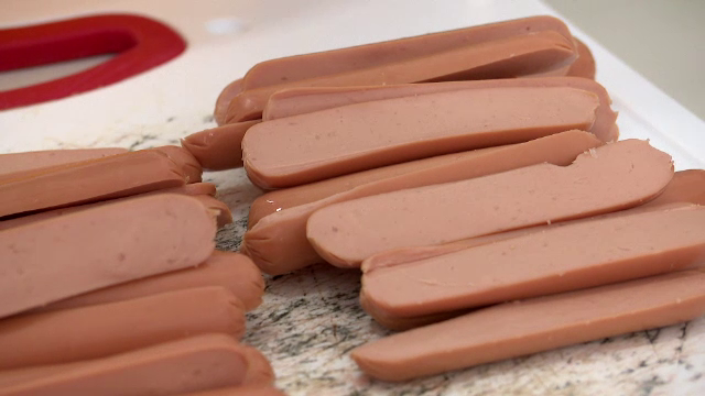 Milioane de euro pe seama copiilor. Ce am gasit in mezeluri si branzeturi pentru copii