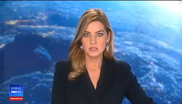 Haită de lupi filmată în timp ce se juca în zăpadă, în Parcul Național Porțile de Fier