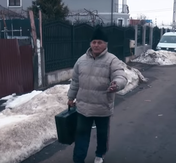 Bărbatul care a sustras o valiză criminalistică de la locul unui accident a fost reținut