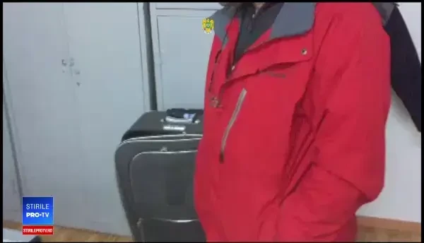 12,5 kg de cannabis găsite în geamantanul unui grec, în Vama Giurgiu