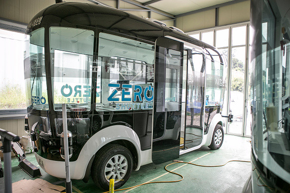 Un autobuz electric autonom 5G este testat într-un oraş din China. VIDEO