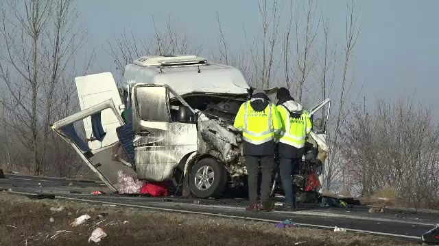 Cauza accidentului, soldat cu 2 morți și 7 răniți. Pasagerii mergeau în Italia
