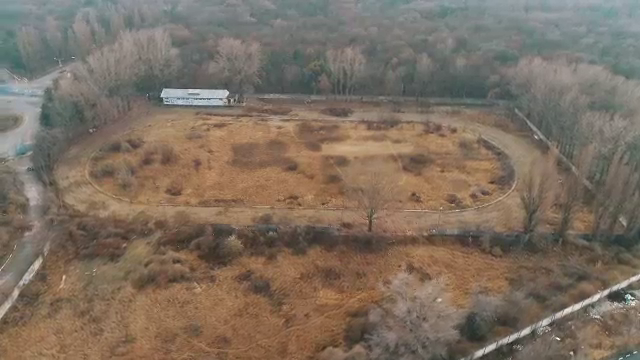 Sportivi obligați să se antreneze în stradă, lângă puşcărie. Stadioanele sunt în ruină