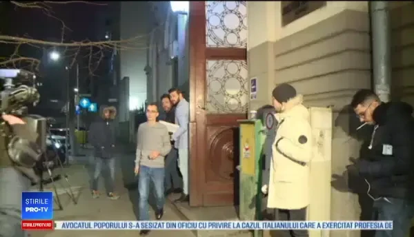 Primele imagini cu Matteo Politi după arestare. Gestul făcut față de iubita lui la instanță