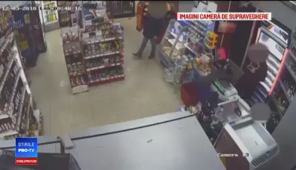 Suspect de crimă, căutat în Capitală. Şi-a înjunghiat cu sălbăticie prietenul