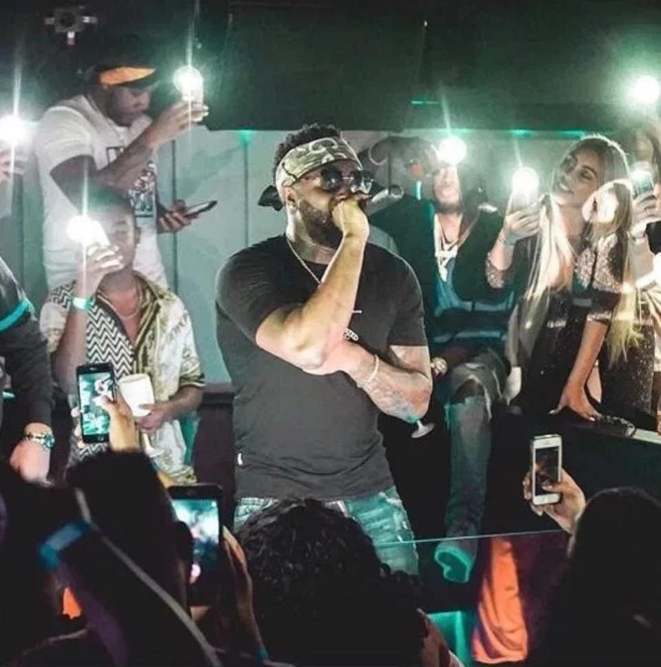 Rapper ucis într-un accident rutier în drum spre concert. Avea doar 28 de ani