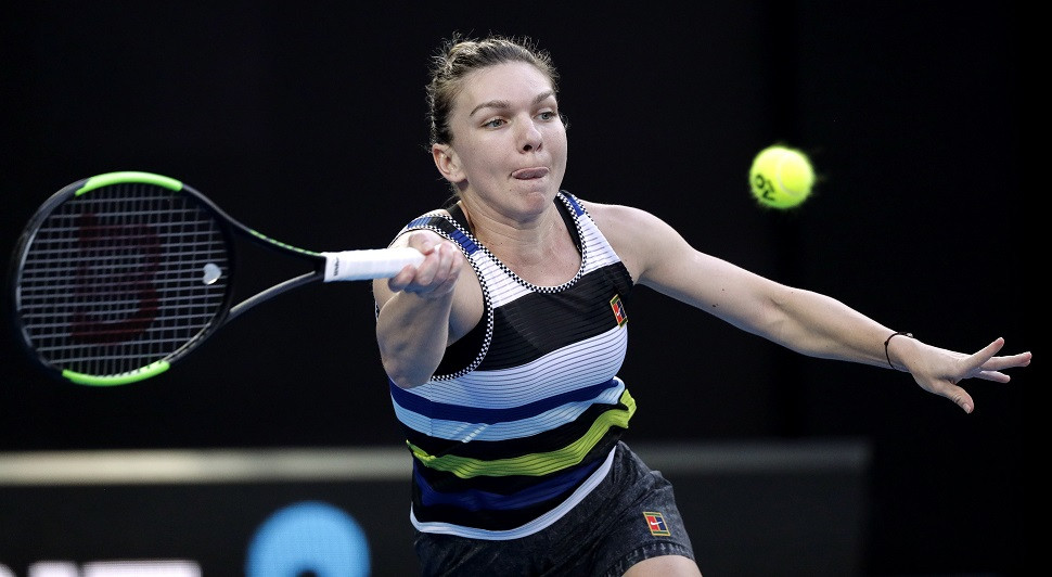 Fed Cup: Halep a învins-o pe Siniakova, Buzărnescu a pierdut cu Pliskova